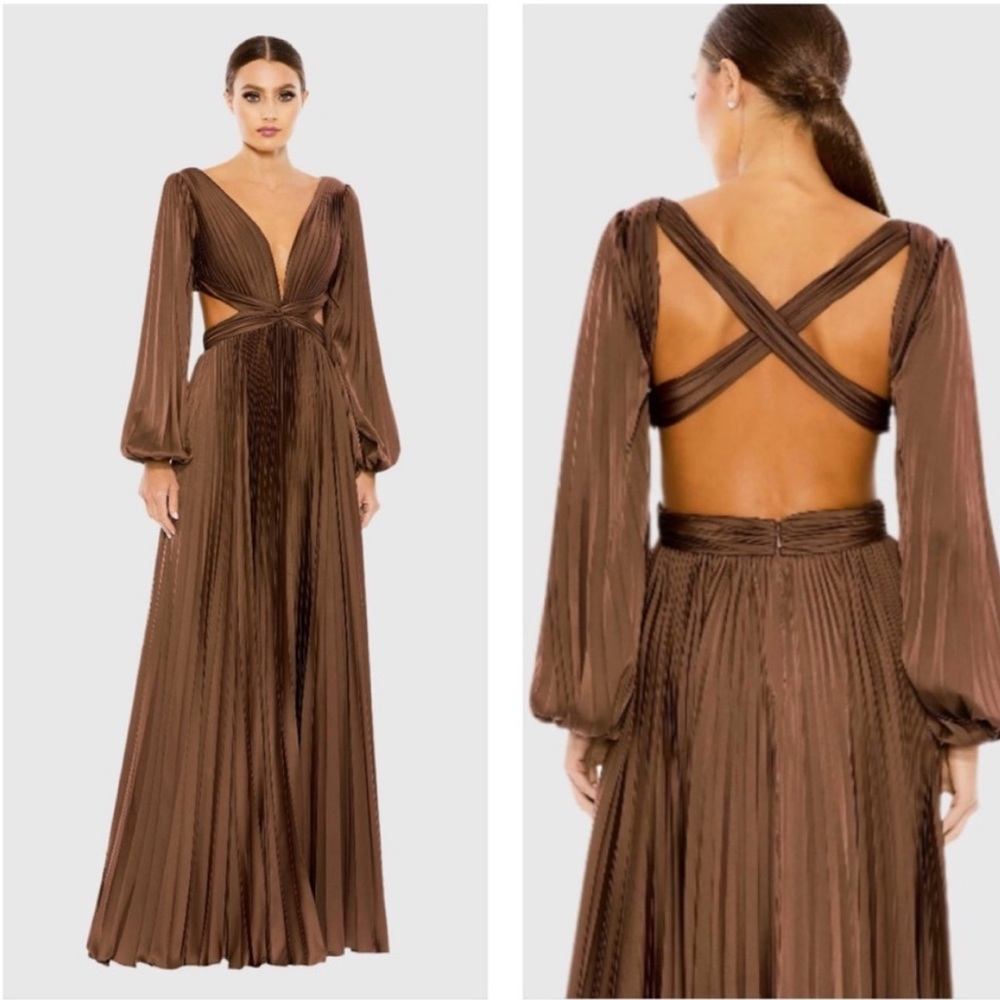 Mac Duggal Brown Long Sleeve Charmeuse Cut
Out Gown in chocolate, SIZE 6 1612